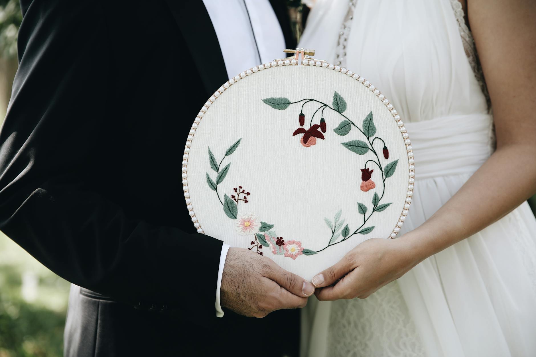 Fabric with palmetto tree embroidery in machine hoop